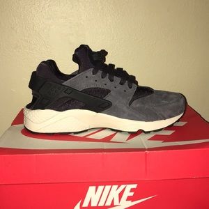 Nike Air Huarache Run Premium-Brand New!